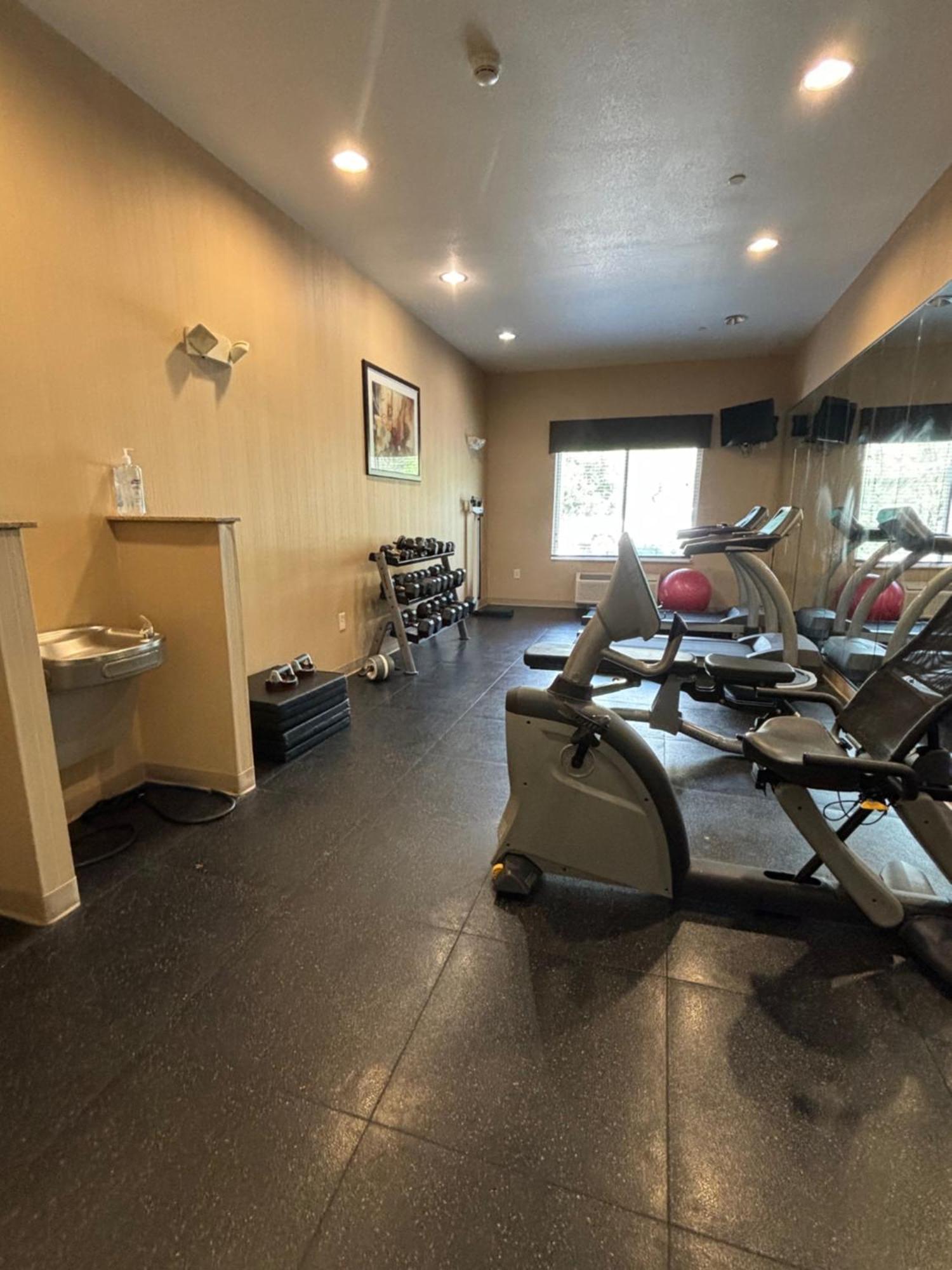 Holiday Inn Express & Suites Belle Vernon Esterno foto