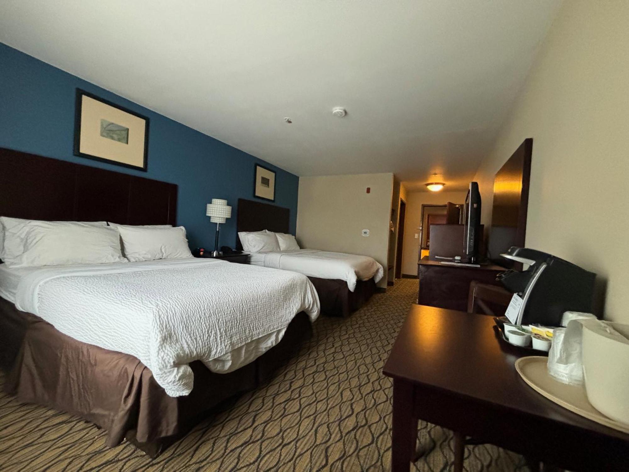 Holiday Inn Express & Suites Belle Vernon Esterno foto
