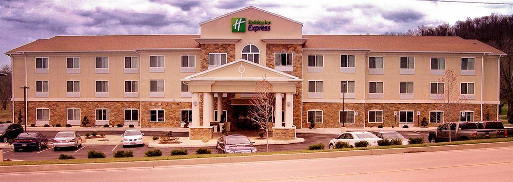 Holiday Inn Express & Suites Belle Vernon Esterno foto